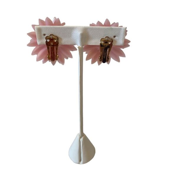 Coro Signed Vintage Soft Plastic Pink Flower Clip-On Earrings. - Picture 4 of 6